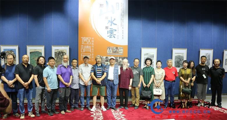 1597018769999705.jpg 参展艺术家合影_看图王.JPG